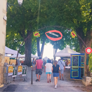 Le Village du Festival festival jura de Bouche à Oreille ORGELET Jura Bourgogne-Franche-Comté juillet 2023