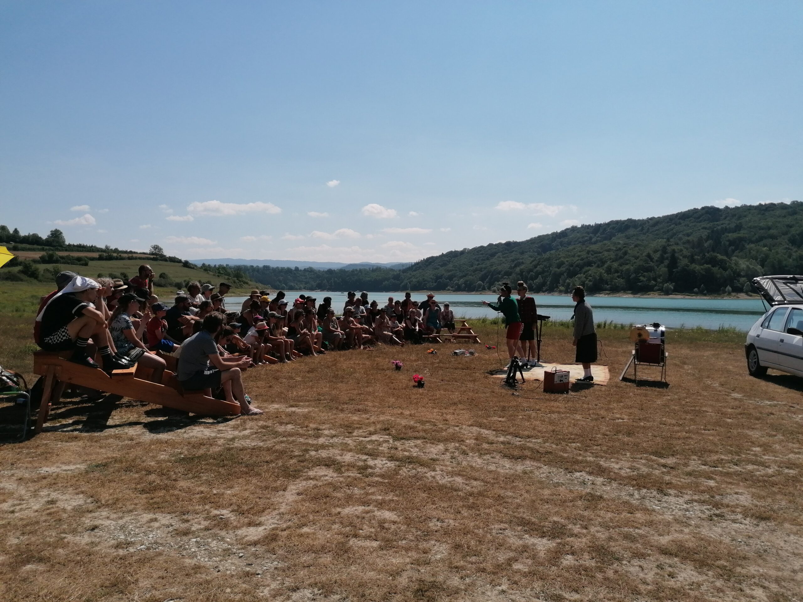 Le Village du Festival festival jura de Bouche à Oreille ORGELET Jura Bourgogne-Franche-Comté juillet 2023