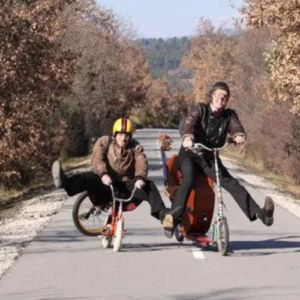 Monobass spectacle juillet 2023 Festival de Bouche à Oreille Jura Orgelet Région Bourgogne Franche comté où sortir