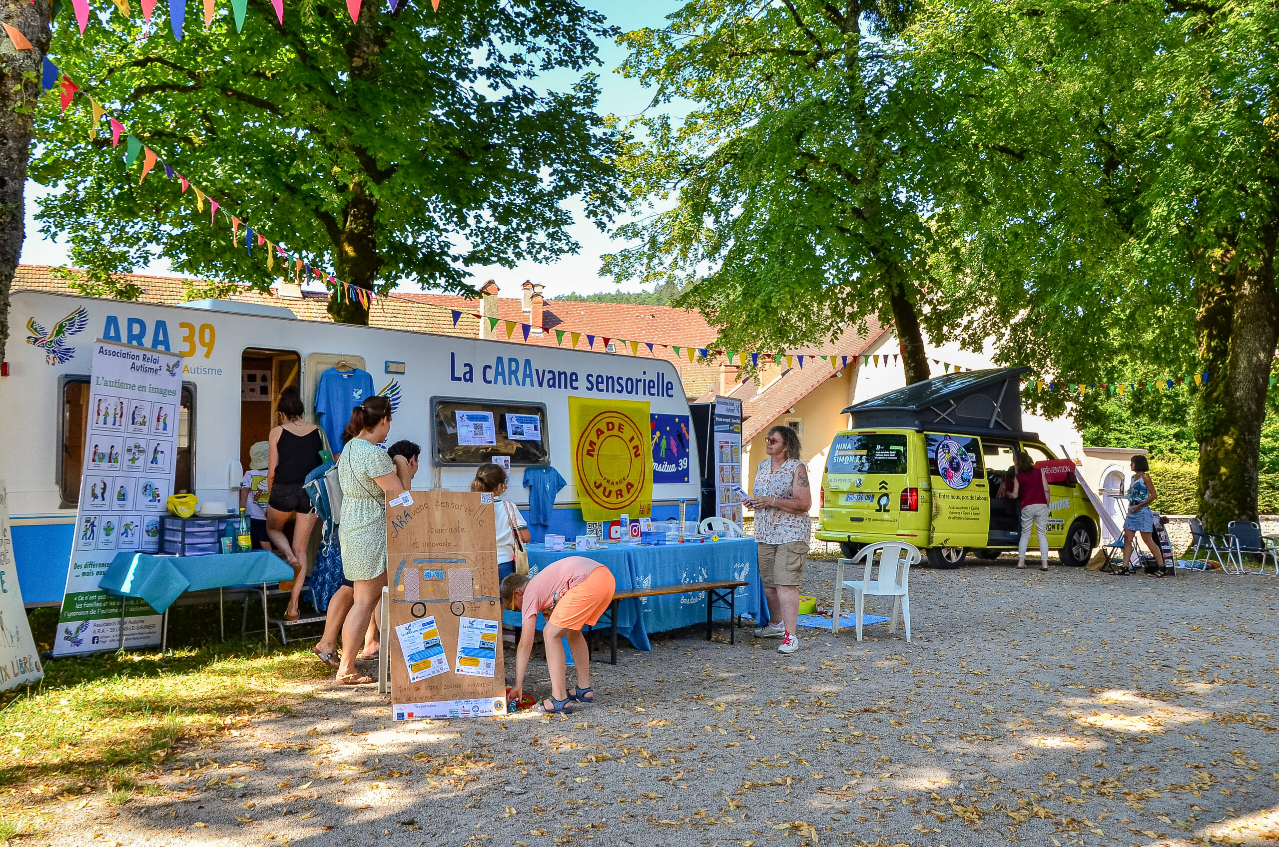 festival de bouche à oreille jura orgelet festival-jura concerts spectacles agenda programmation atelier jura local orgelet arinthod petite montagne tourisme lacs chorale rock funk vocal théâtre de rue cirque clown animations bénévoles bénévolat musique juillet 2025 été