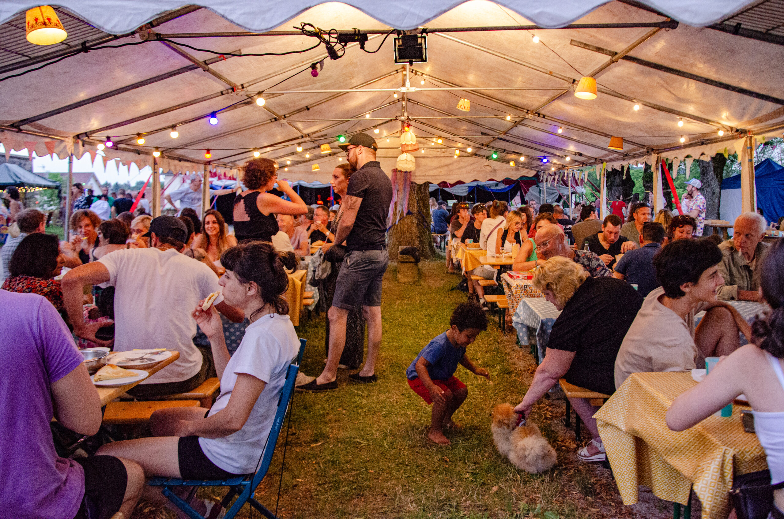 festival de bouche à oreille jura orgelet festival-jura concerts spectacles agenda programmation atelier jura local orgelet arinthod petite montagne tourisme lacs chorale rock funk vocal théâtre de rue cirque clown animations bénévoles bénévolat musique juillet 2025 été